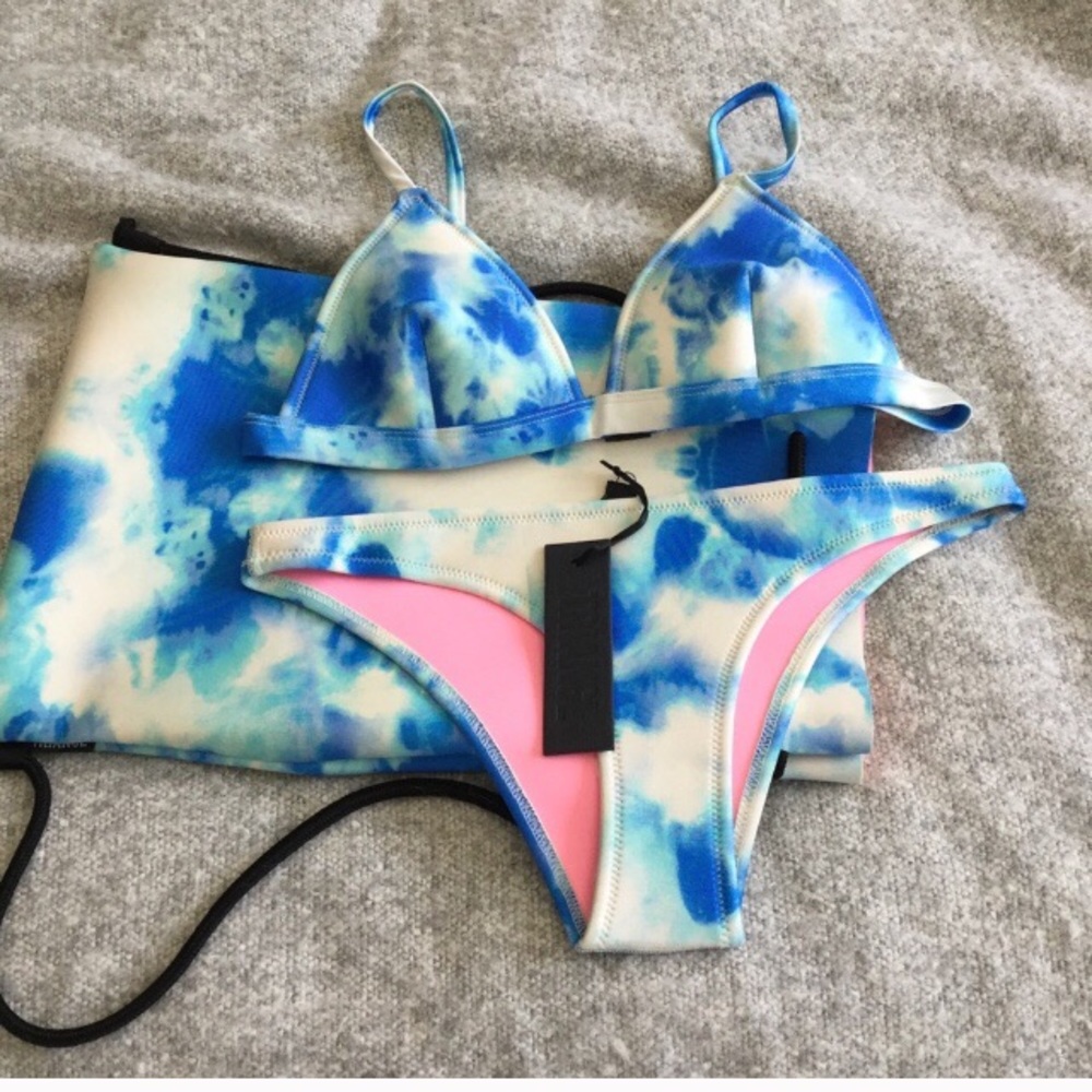 Triangl Bikini NWT